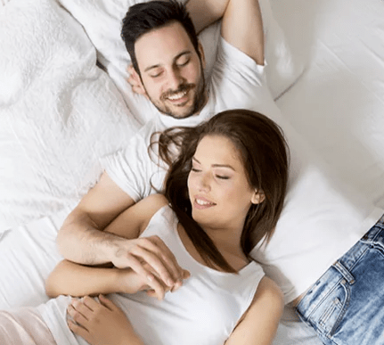 Happy couple after applying Pulsero Gel